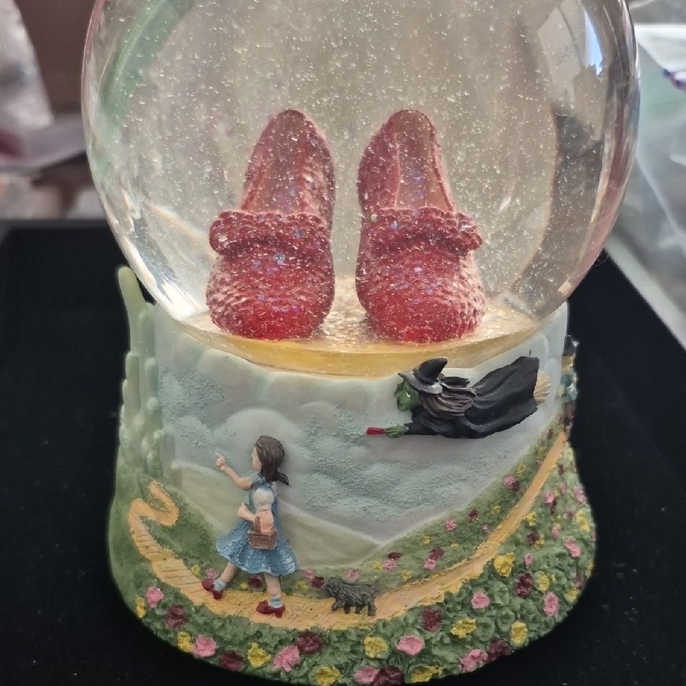 Ruby Red Slippers Wizard of Oz Snow Globe